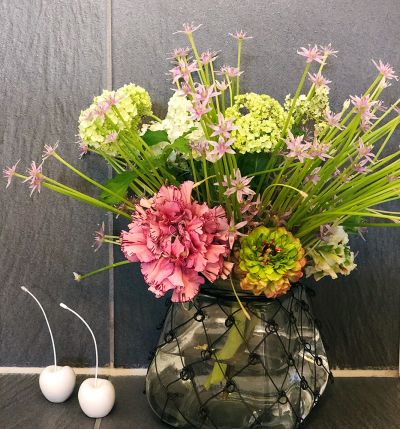 Badgestaltung mit Blumen