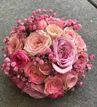 Blumenkugel Rosen rosa Nachhaltigkeit aus Resten der Tischdeko