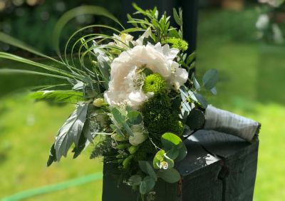 Brautstrauß mit viel Grün Eukalyptus