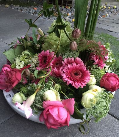 Hochzeitsschale Blumenschale Treppendekoration aufwendiges Gesteck