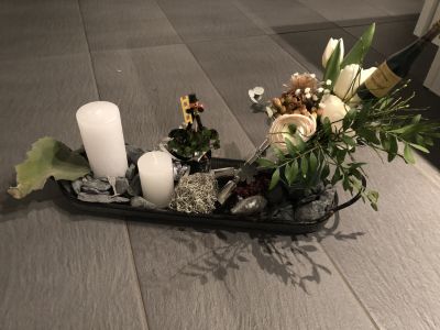 Sylvesterknaller mit Blumen ins neue Jahr