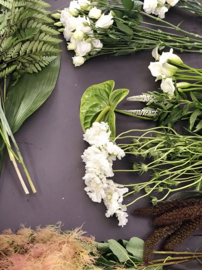 Anthurie Nelken Strauss binden