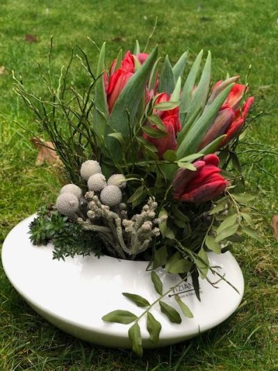 rote Tulpen Heidebeere modern